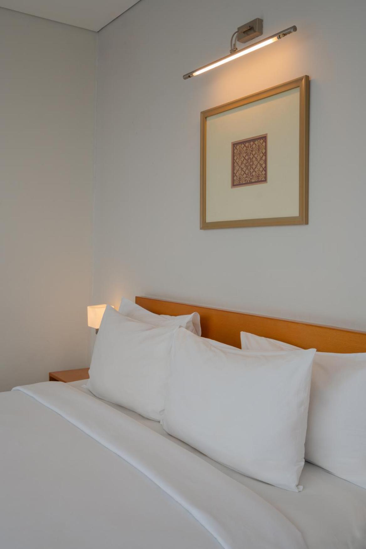 The Capital Hotel Surabaya Exterior photo